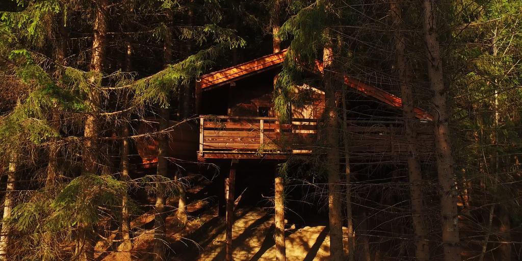 Cabane Entre Terre Et Ciel Saint-Nicolas-la-Chapelle  Exterior photo